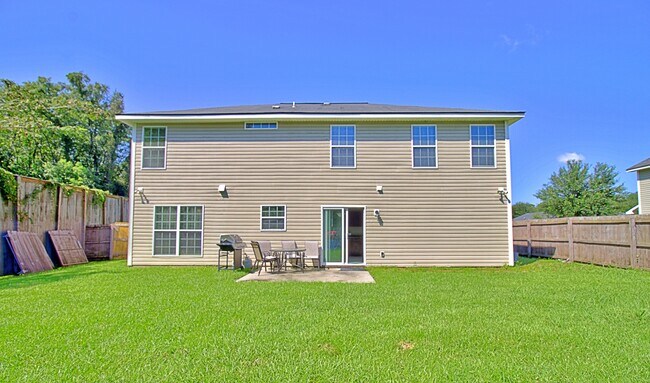 Building Photo - 305 Largo Ct