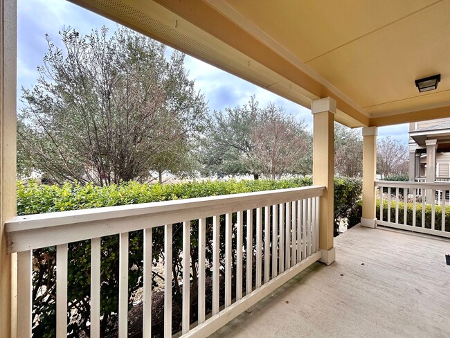 Building Photo - Move-In Ready 3/BR 2.5/BA Home with Spacious Layout & Modern Finishes