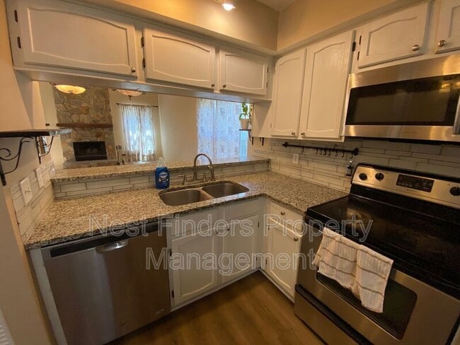 Building Photo - 11866 Ashbrook Cir N