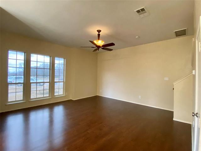 Building Photo - 550 Monarch Dr