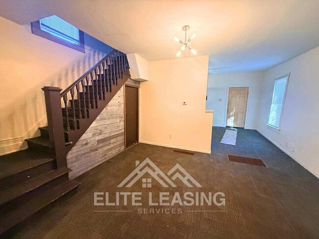 Building Photo - 4 Bedroom | 2 Bathroom Home – Spacious and Inviting!