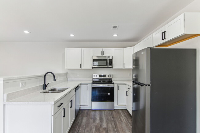 Building Photo - 4053 Cedar Fls Ln