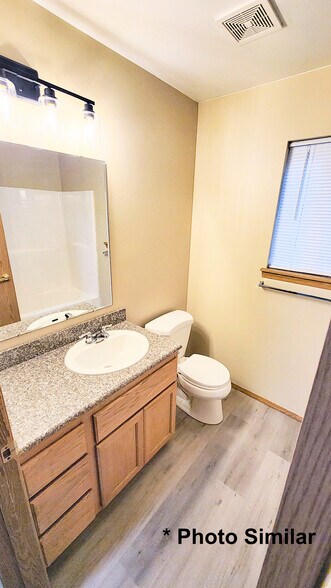 Bath #2 - 205 S Dewey Ave