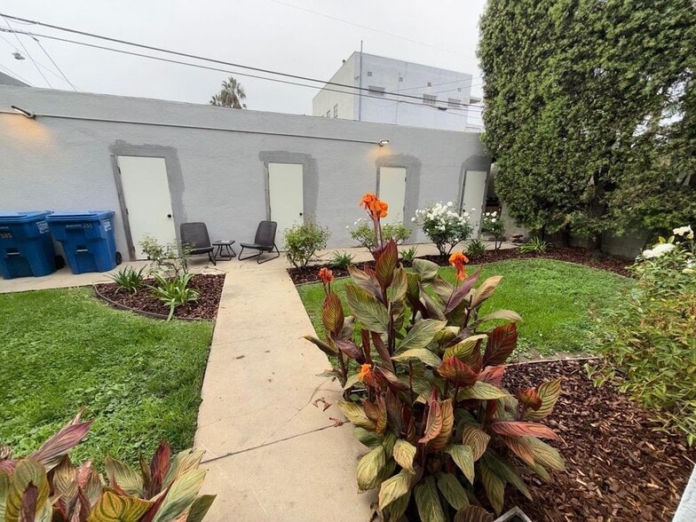 Building Photo - 339 N Orange Dr