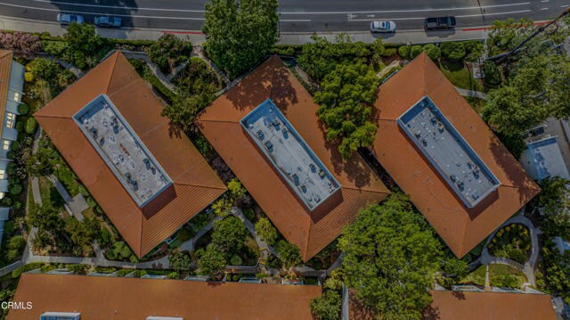 Building Photo - 4722 Park Granada