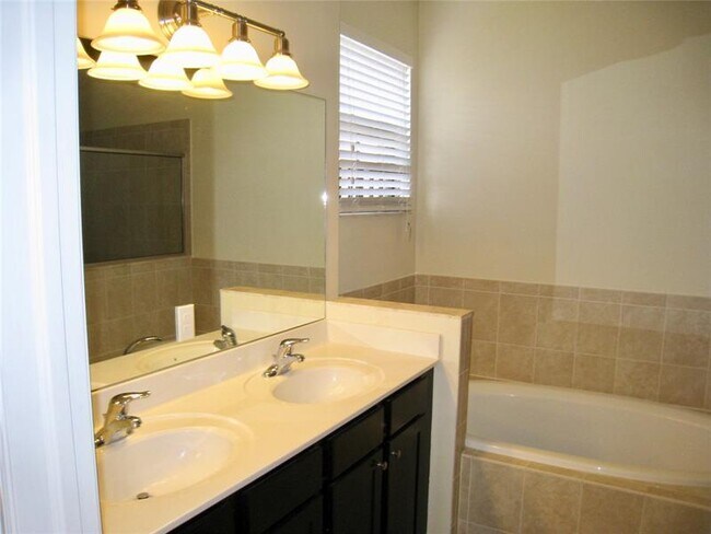 Building Photo - 9624 Waterview Way
