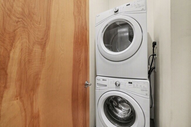 Building Photo - 26 E 14th St