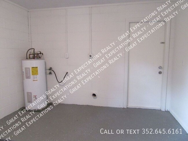 Building Photo - 1309 NE 20th St