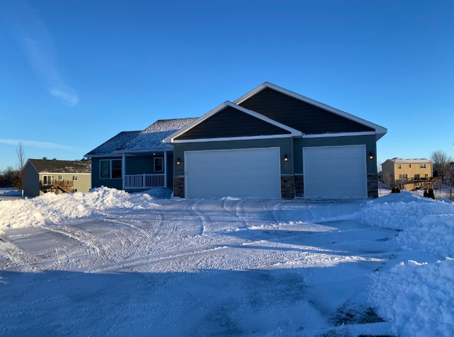 Building Photo - 906 Taft St S