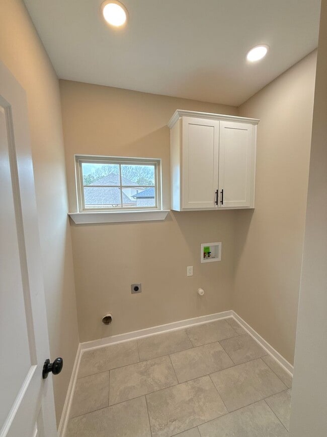 Building Photo - 2828 Epping Way Dr