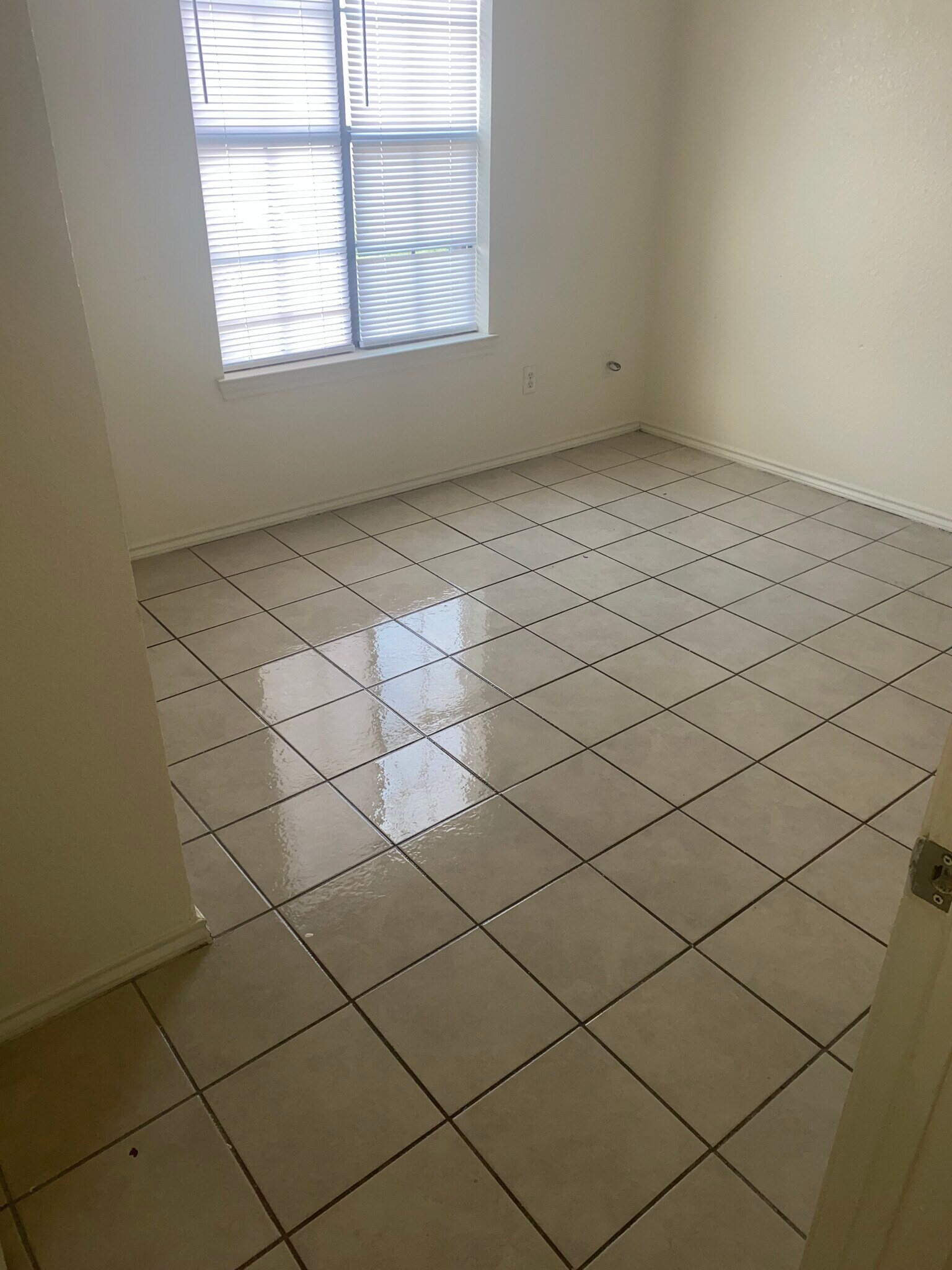 Building Photo - 3405 Barcelona Drive