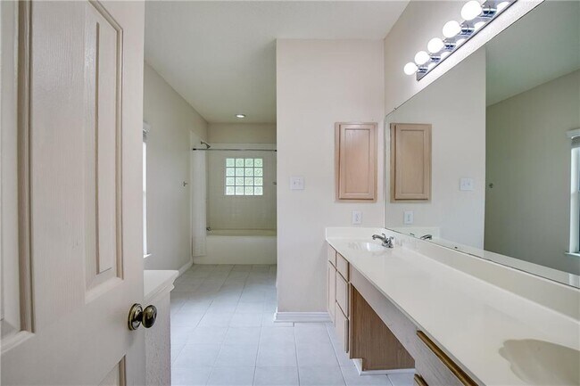Building Photo - 1706 Chino Cove