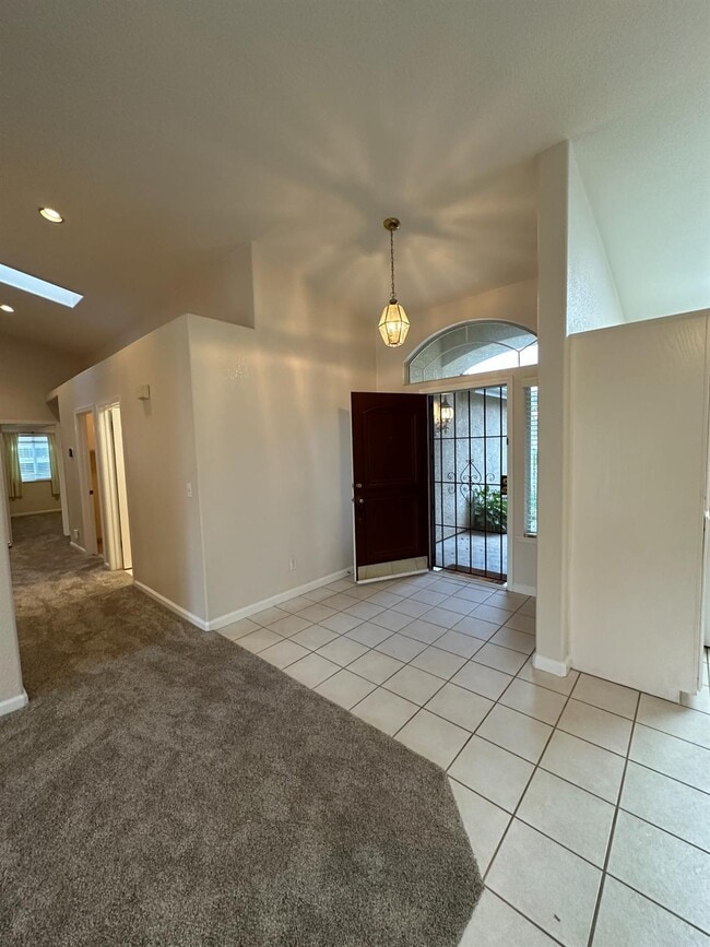 Building Photo - 2260 E Niles Ave