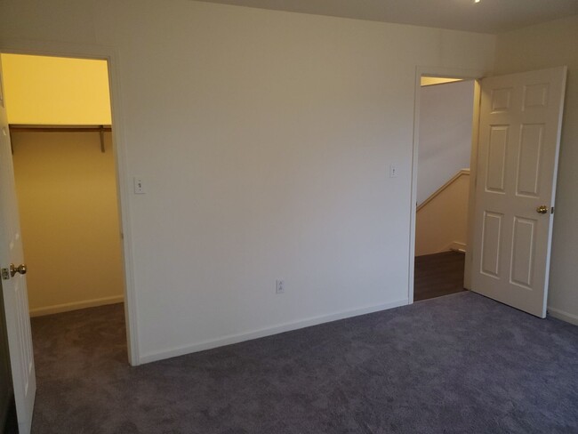 Building Photo - 4818 Prairie Cir