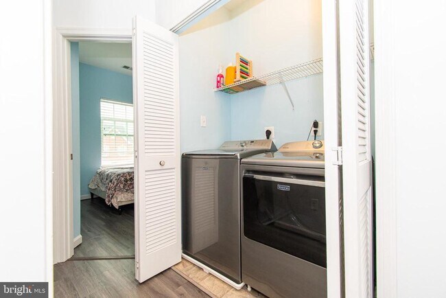 Building Photo - 4559 Tinder Box Cir