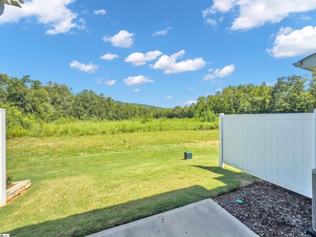 Building Photo - 46 Mardale Ln