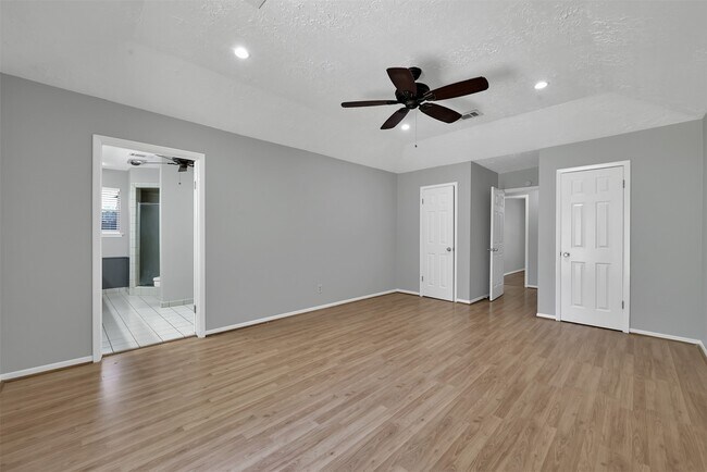 Building Photo - 27121 Wells Ln