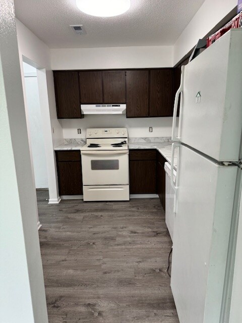 Building Photo - 1913 W 1st St