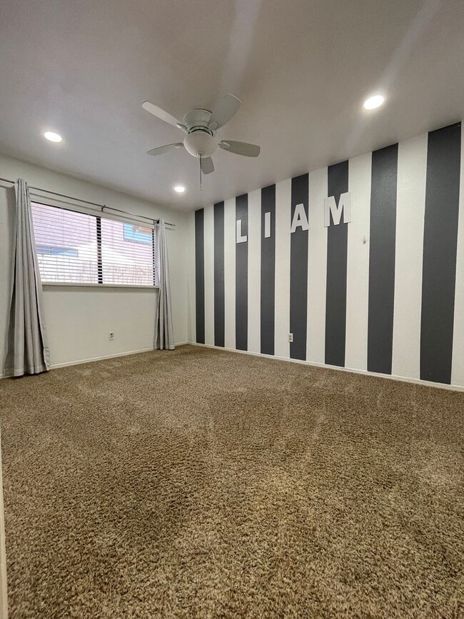 Building Photo - 3 Bedroom / 2 Bathroom for Rent $2,500
