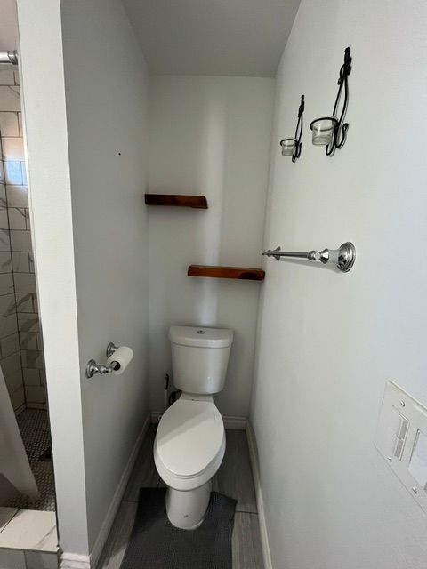 Building Photo - 813 Pinon Ln