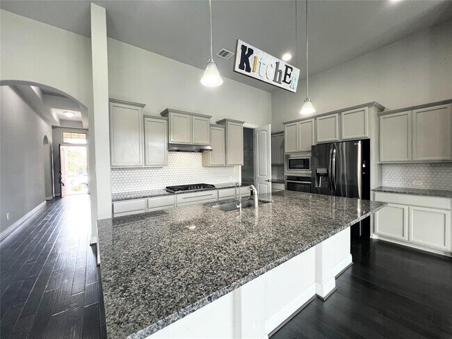 Building Photo - 2700 Hudson Ln