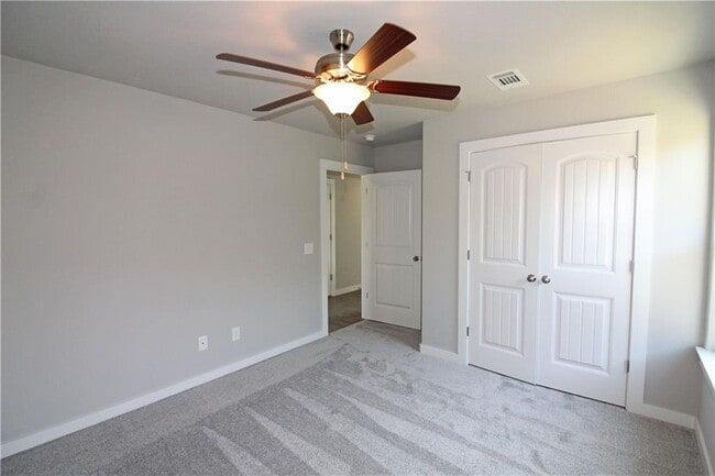 Building Photo - 413 Barbet Dr