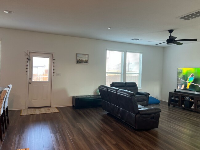 Building Photo - 549 Black Alder St