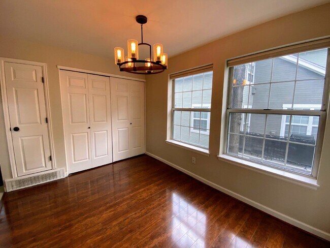 Building Photo - 6701 S Ivy Way