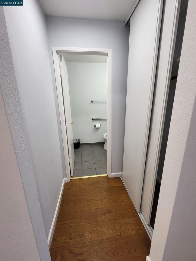 Building Photo - 11 Range Ct