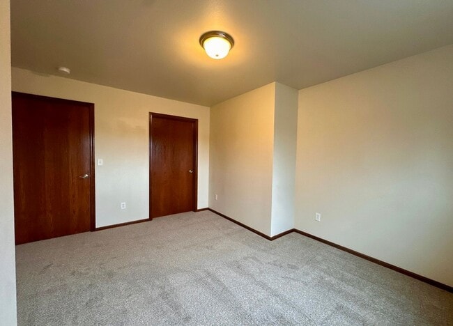 Building Photo - 1668 Stremler Dr