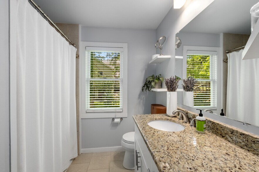 Building Photo - 1788 Ridgeway Ave NW