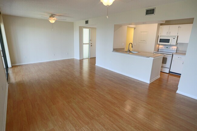 Building Photo - 40 Andalusia Ct