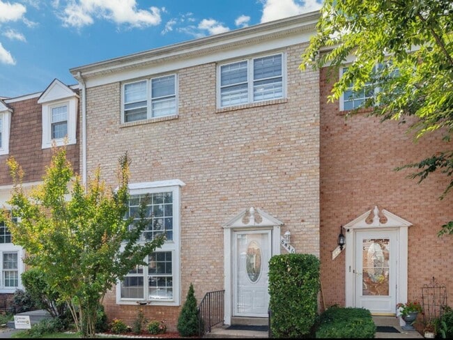 Primary Photo - 8446 Willow Glen Ct