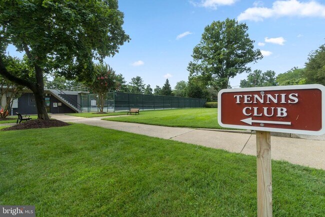 Building Photo - 5225 Pooks Hill Rd