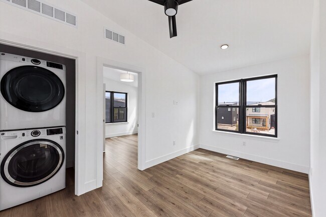 Building Photo - 112 Tavi Trl