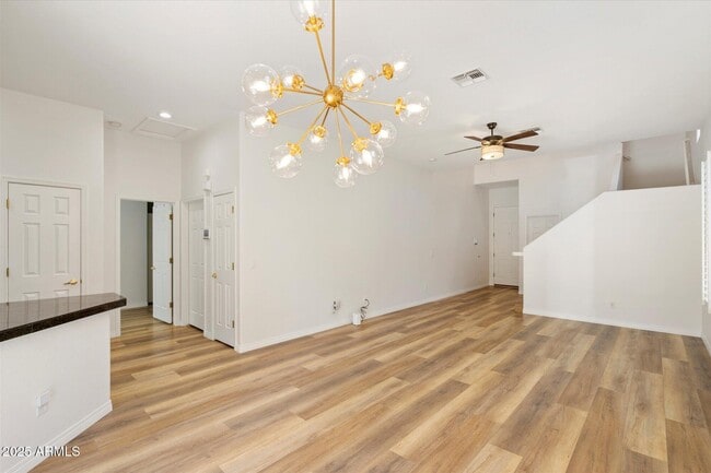 Building Photo - 1925 W Olive Way