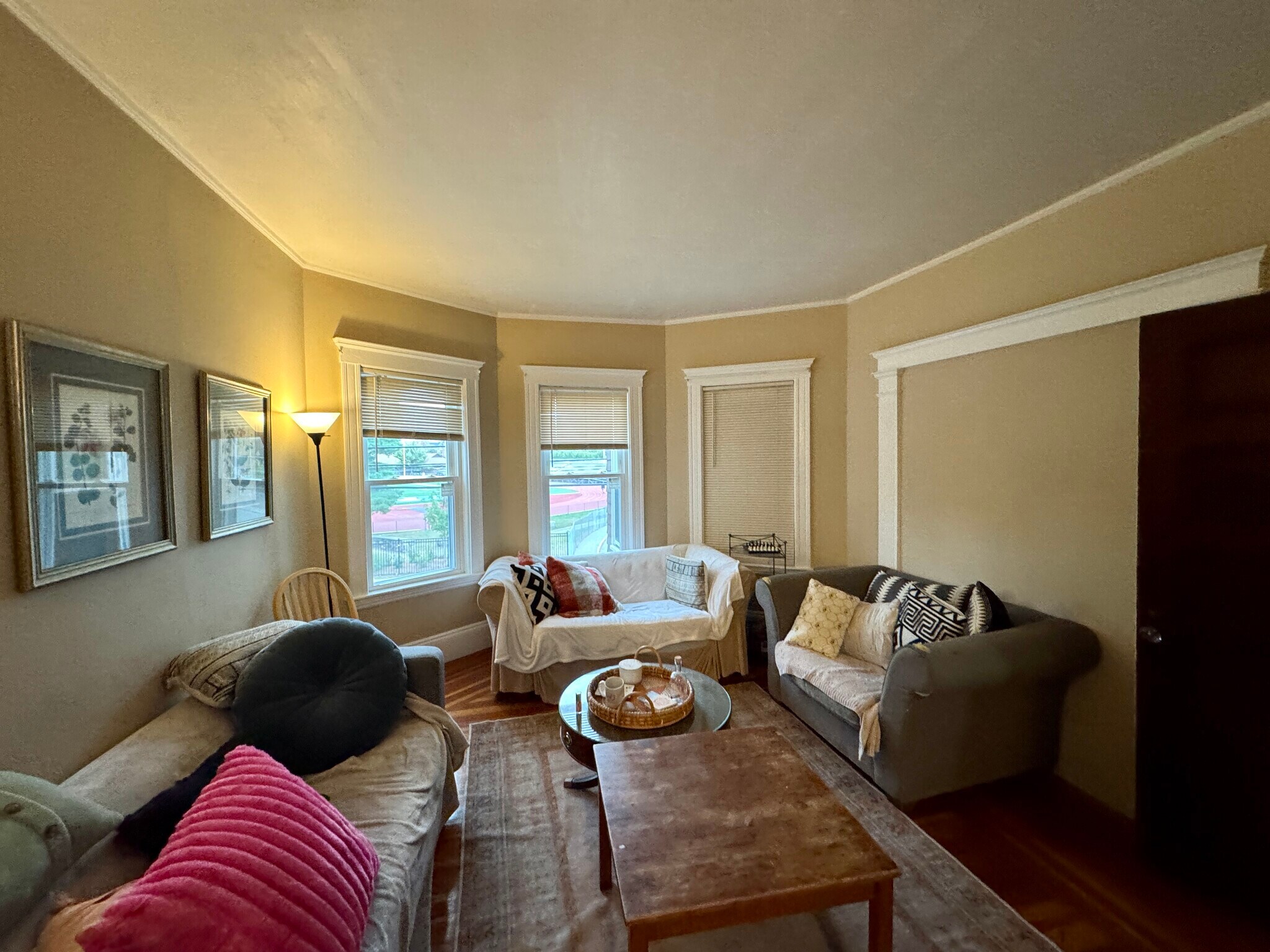 Building Photo - 195 College Ave