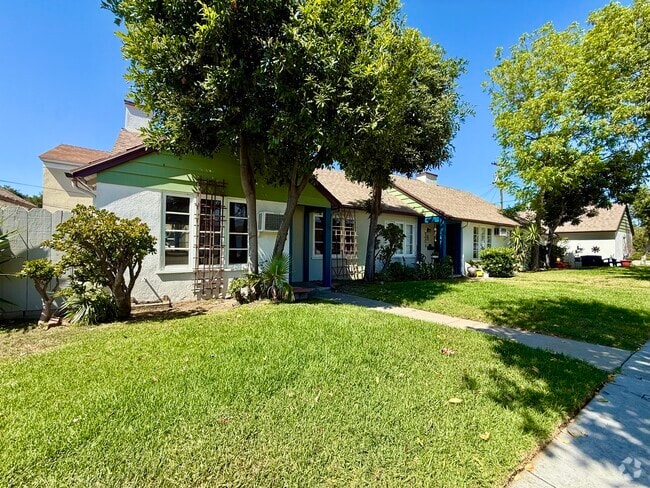Building Photo - 1116 E Glenoaks Blvd
