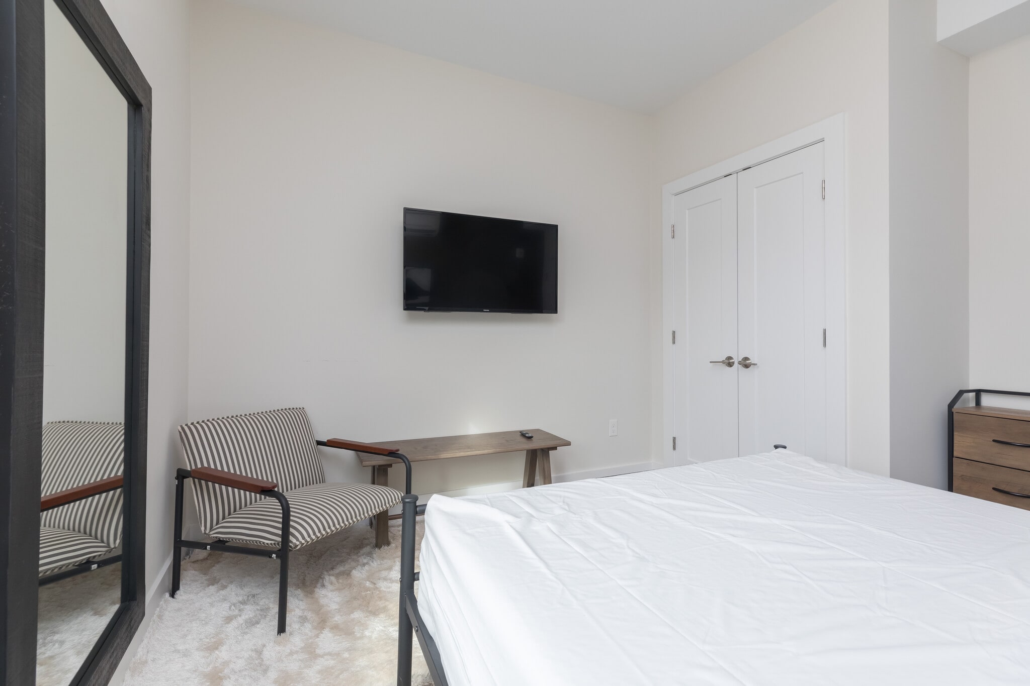 Building Photo - 843 Columbia Rd