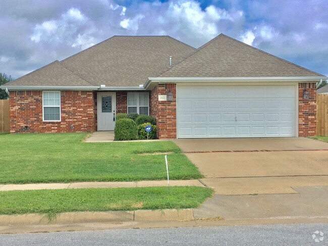 Building Photo - 803 E Southern Trace Dr