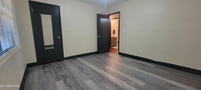 Building Photo - 710 Dailey Ave