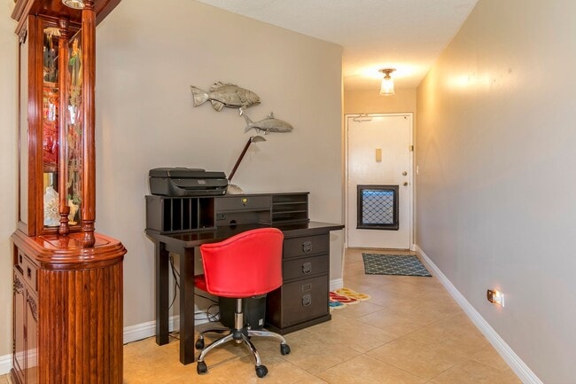 Building Photo - Maui Sunset Condo!! LOCATION, LOCATION, LOCATION!!