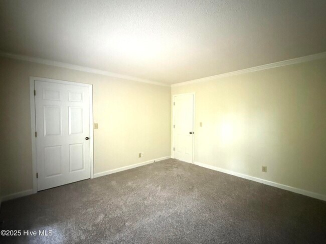 Building Photo - 261 Tall Trees Dr