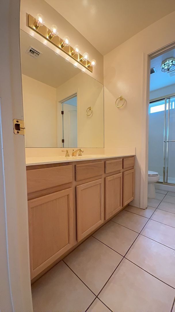 Building Photo - 10110 N Bighorn Butte Dr