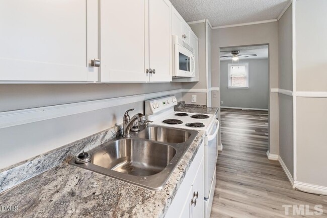 Building Photo - 2509 White Oak Ave