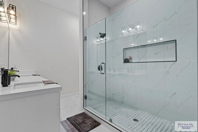 Building Photo - 7425 Lake Havasu