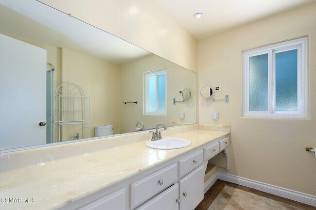 Building Photo - 208 Deerwalk Pl