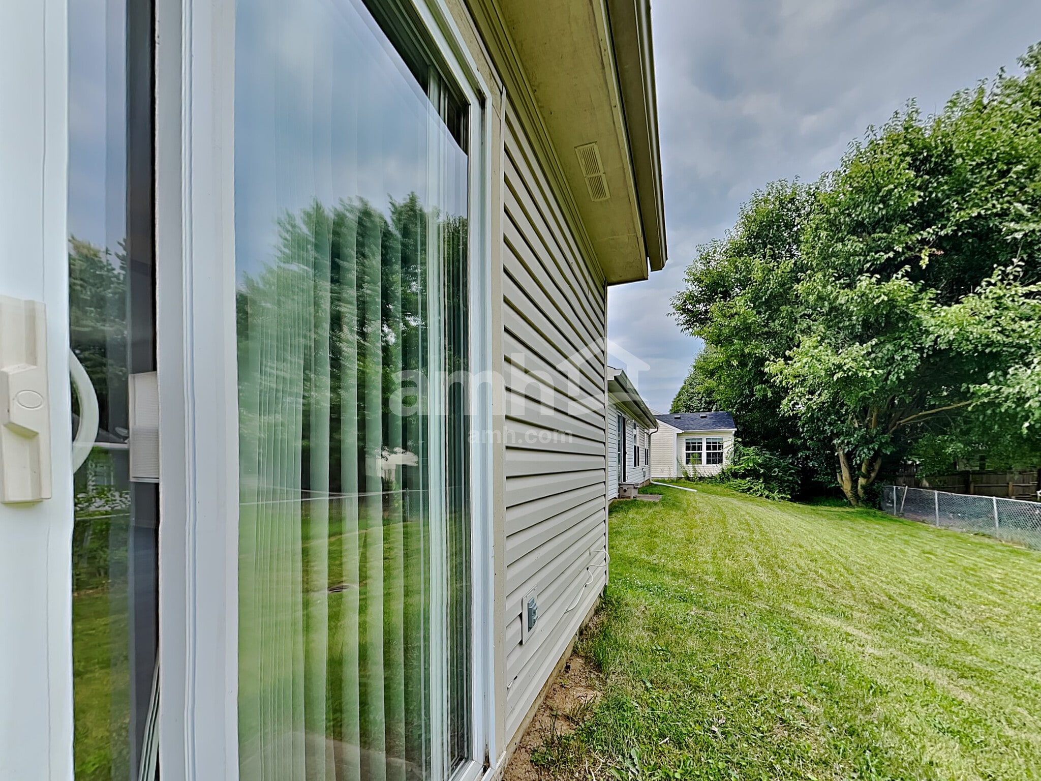 Building Photo - 3416 Montgomery Dr