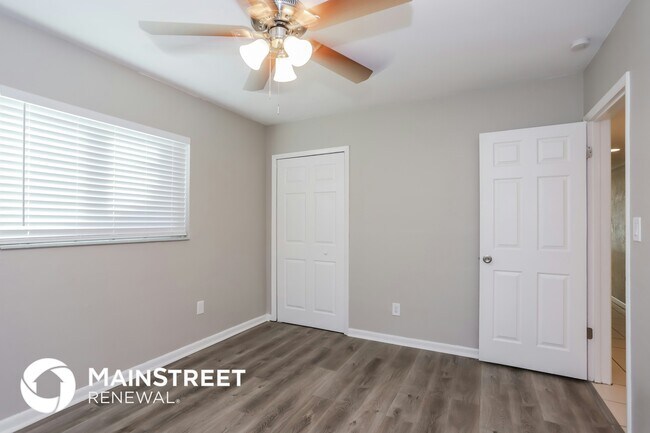 Building Photo - 1301 Farragut Dr N