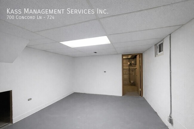 Building Photo - 700 Concord Ln